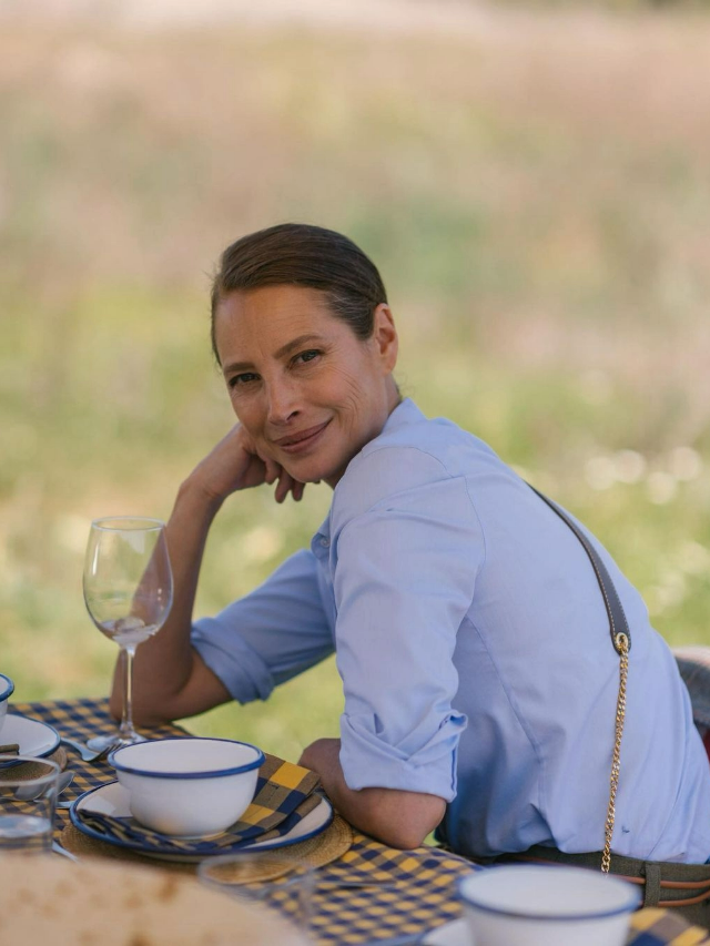 Christy Turlington’s Unveiled Journey: the 1980s Fashion Scene